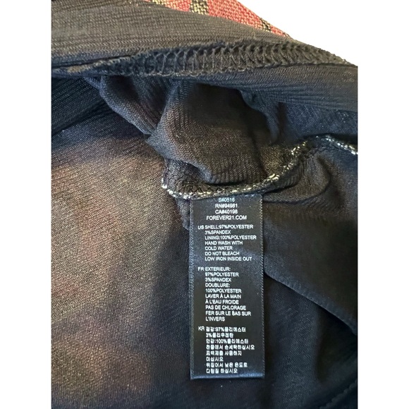 EUC Geometric Rose Knit Dress | Forever 21 Abstract Fuschia Floral Pattern - Picture 5 of 5